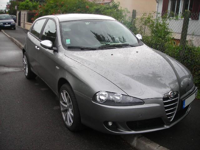 Alfa Romo 147 Phase II JTD-M 120 Gris Stromboli + calotte satin aluminium